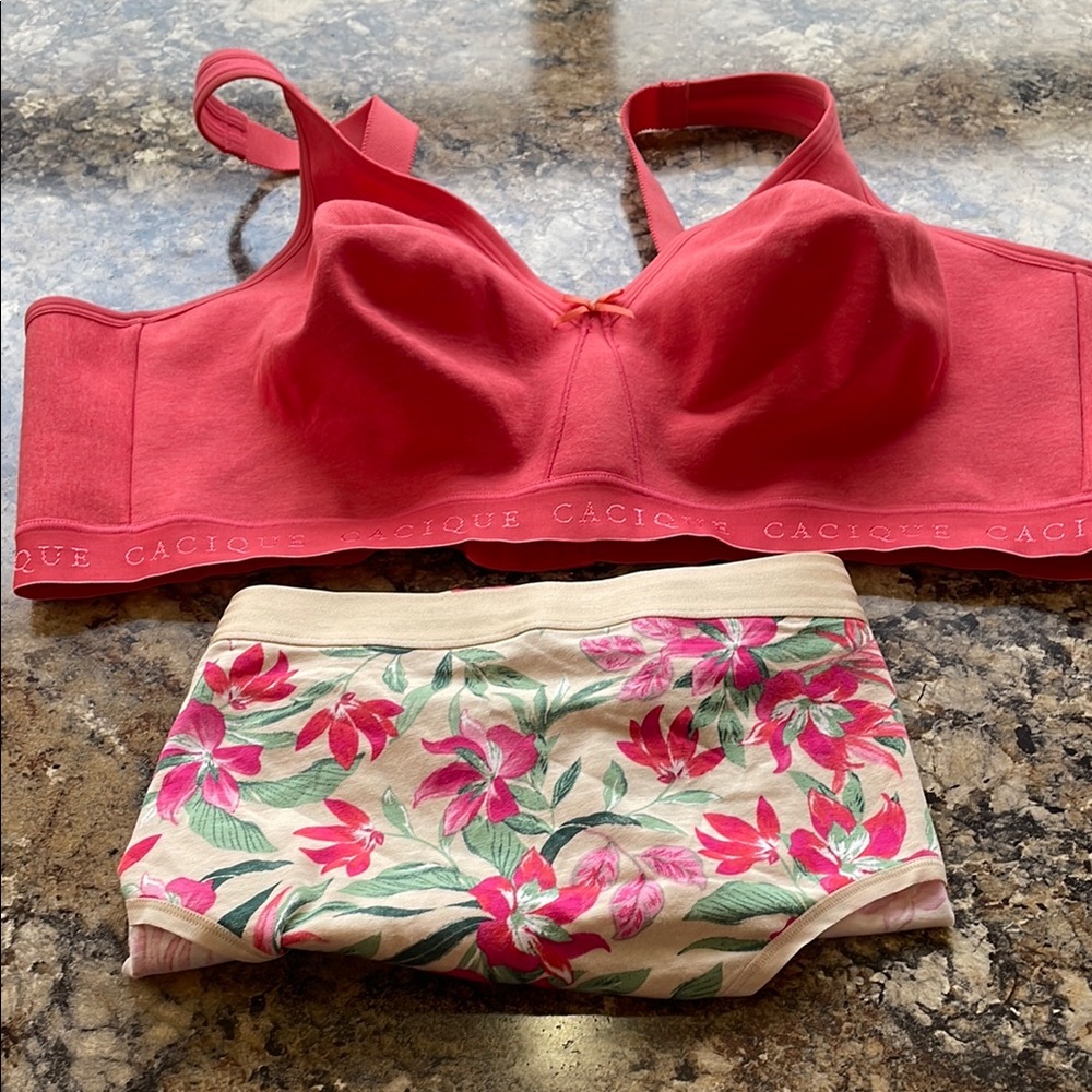 NWOT Cacique Coral Bra and Floral Brief Set